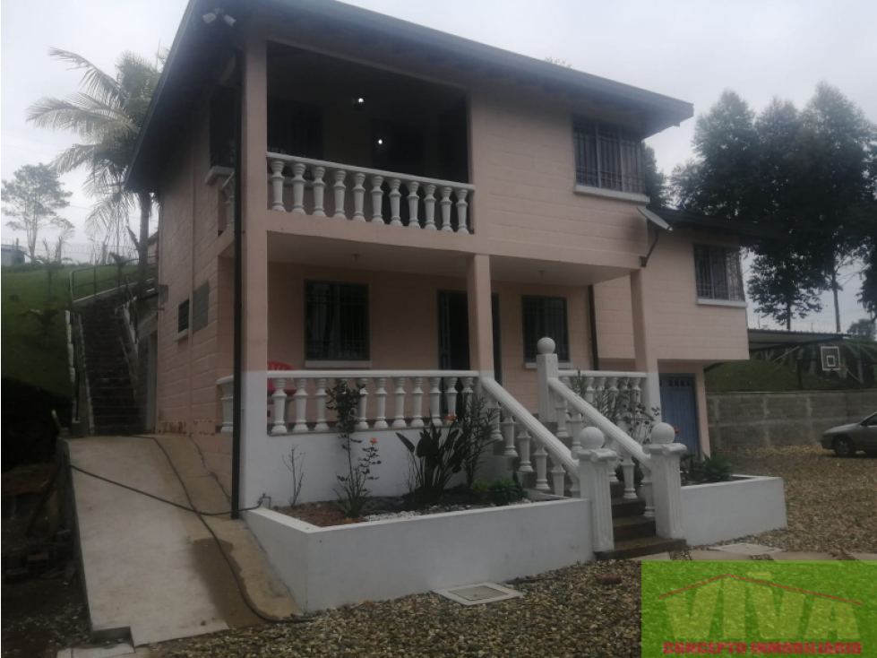 SE VENDE FINCA EN EL CHOCHO MAYO,MARINILLA
