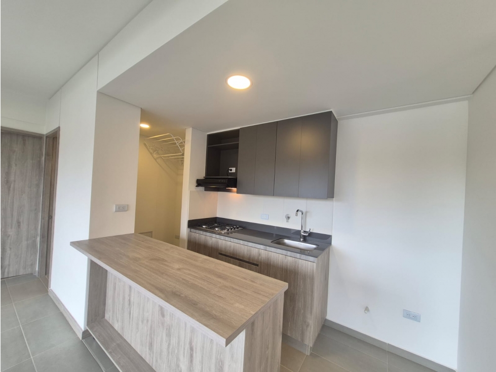 Se vende Apartamento en el piso 8 ubicado en la unidad Cámbulo — foto 2