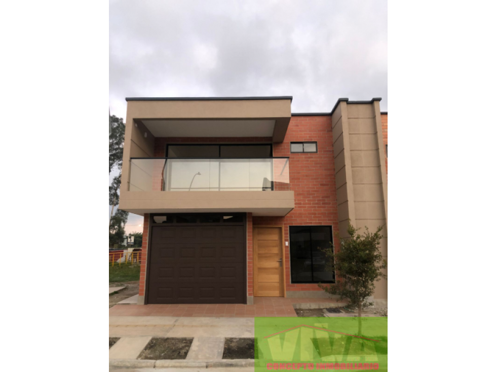 SE VENDE CASA EN PIETRASANTA C. SAN ANTONIO