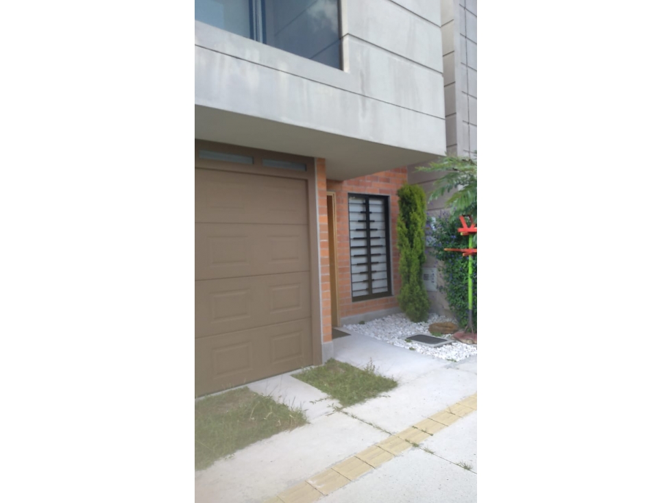 SE VENDE CASA EN SAN ANTONIO DE PEREIRA — foto 3