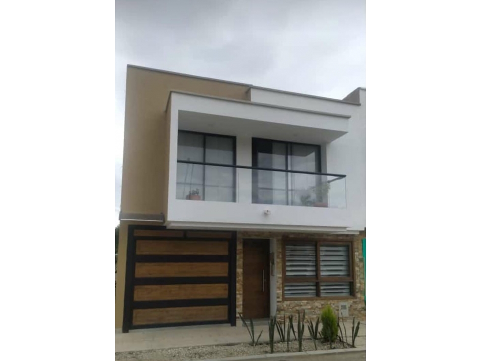 SE VENDE CASA EN SECTOR EL TAMBO,LA CEJA
