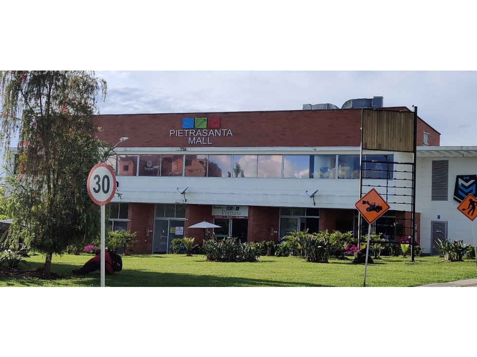LOCAL DISPONIBLE EN VENTA MALL PIETRASANTA