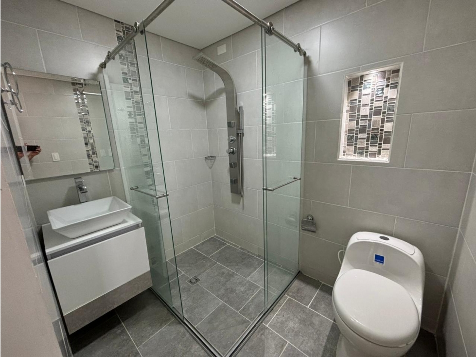 SE VENDE APARTAMENTO,EL EL SANTURAIO,DIFICIO LOS COLORES DEL ARCOIRIS — foto 4