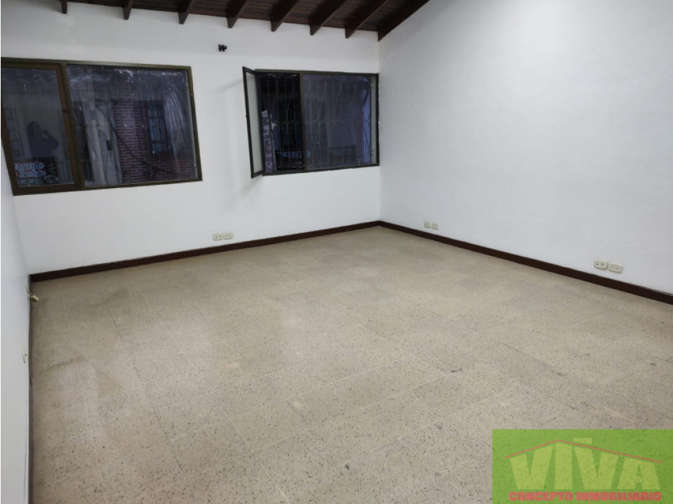 SE VENDE LOCAL CERCA AL CENTRO DE LA CEJA - 4