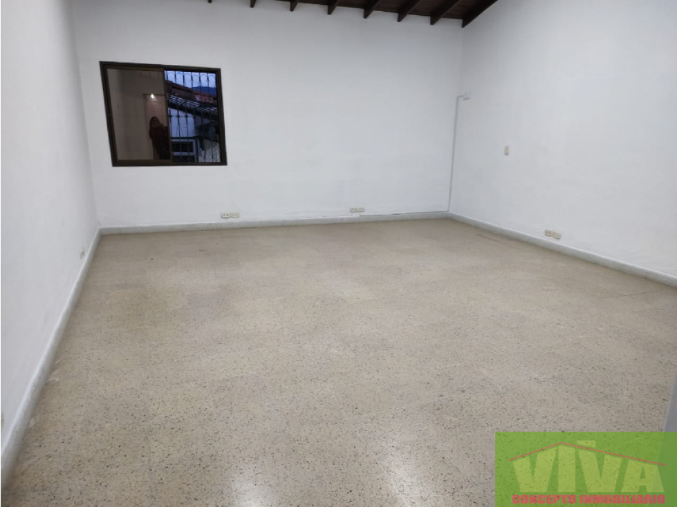 SE VENDE LOCAL CERCA AL CENTRO DE LA CEJA - 4