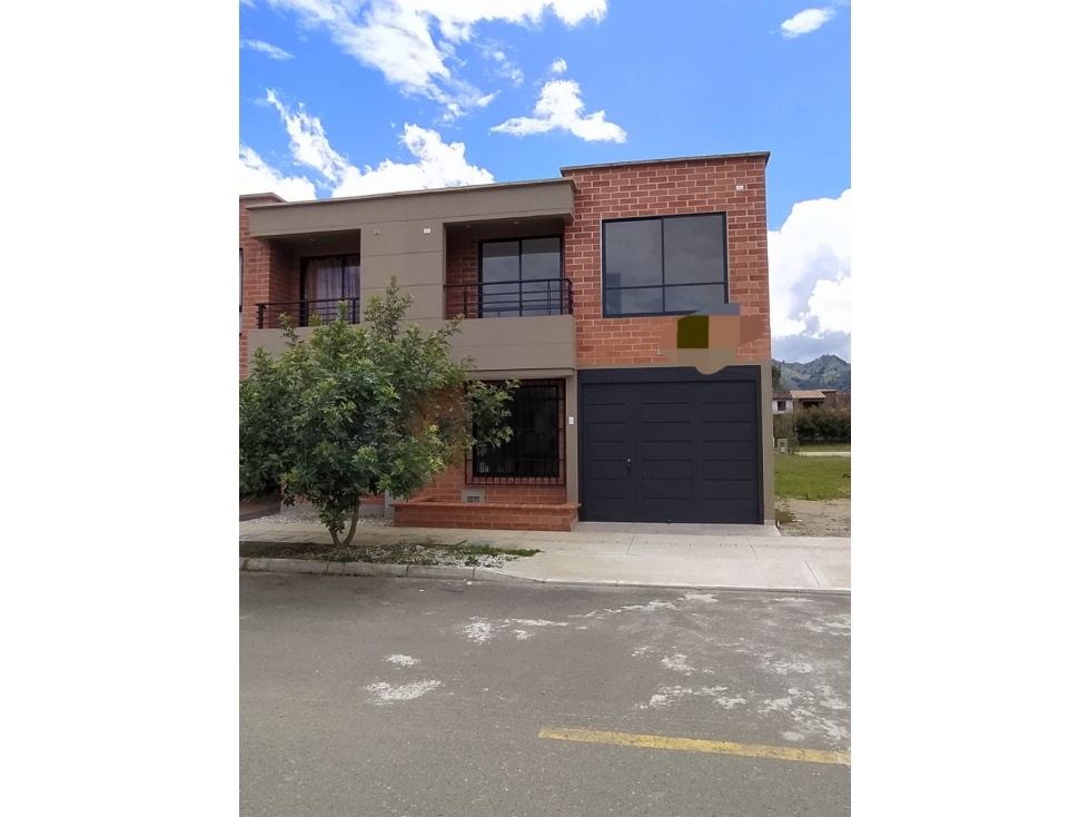 CASA EN VENTA, JARDINES DE LA COLOMBIERE, LA CEJA