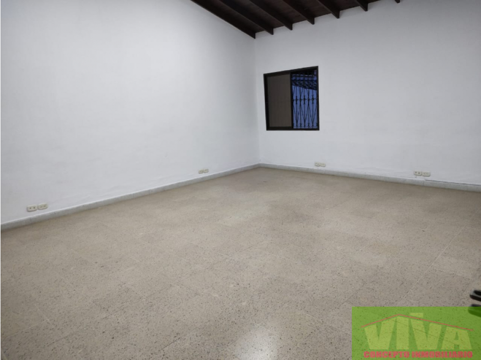 SE VENDE LOCAL CERCA AL CENTRO DE LA CEJA - 5