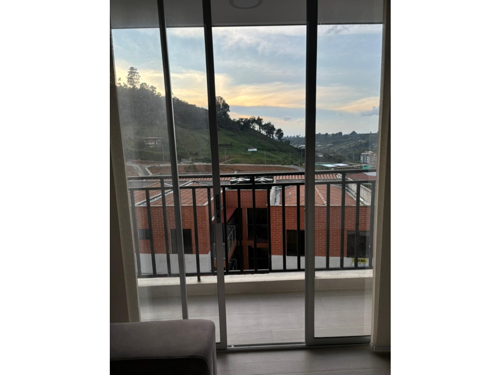 SE VENDE APARTAMENTO,EL EL SANTURAIO,DIFICIO LOS COLORES DEL ARCOIRIS — foto 6