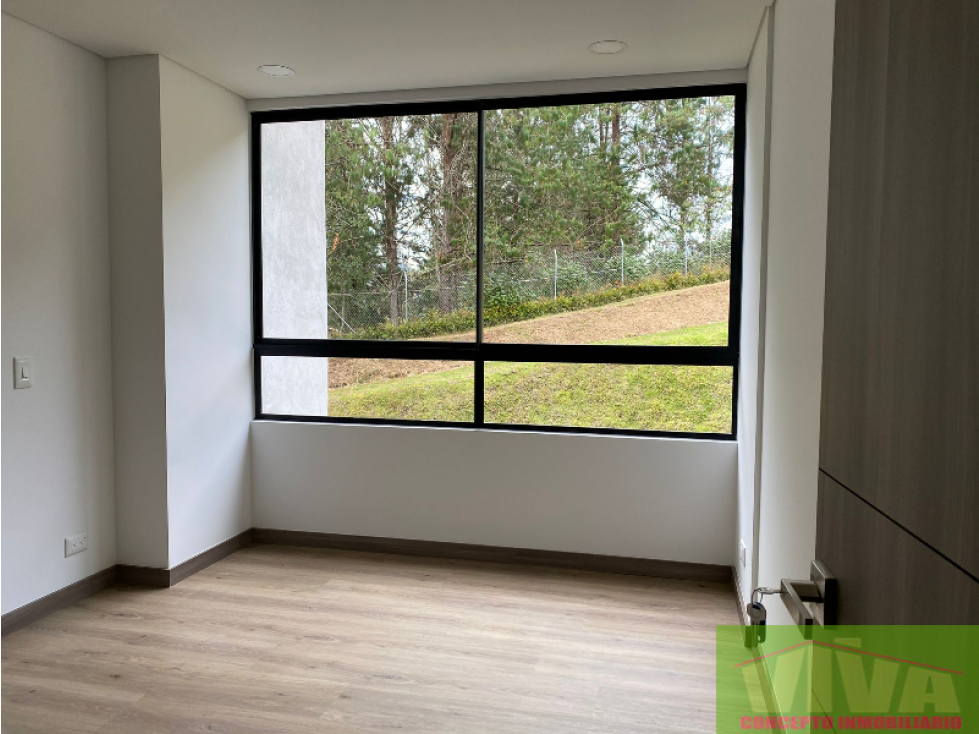 SE VENDE APARTAESTUDIO EN EL RETIRO — foto 2