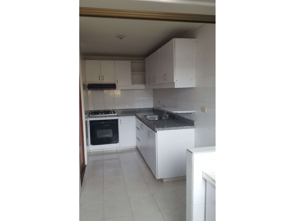 Apartamento Esquinero en Venta en Modelia Real