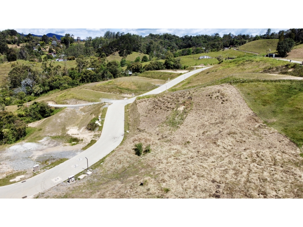 VENTA DE LOTE EN PARCELACION EN EL RETIRO — foto 4