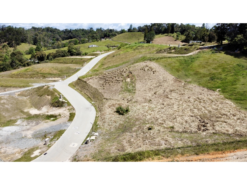 VENTA DE LOTE EN PARCELACION EN EL RETIRO — foto 2