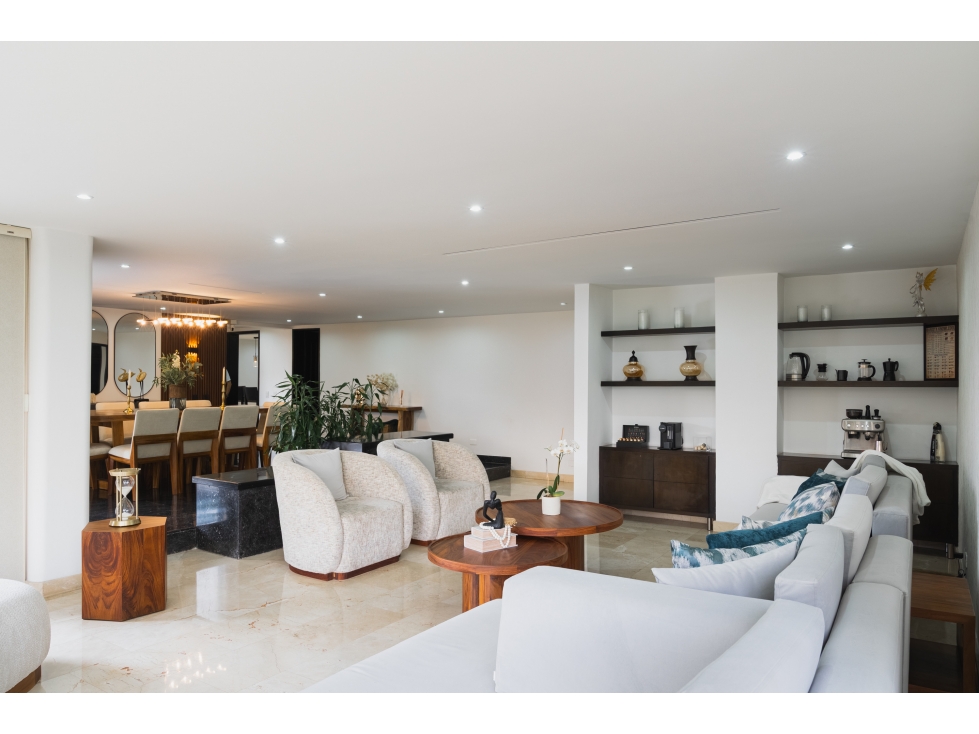APARTAMENTO EN VENTA DE 360 M2 EN SECTOR LOS BALSOS, EL POBLADO.