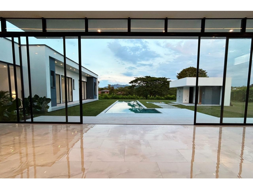ELEGANTE CASA DE UN NIVEL - QT0093 - 3