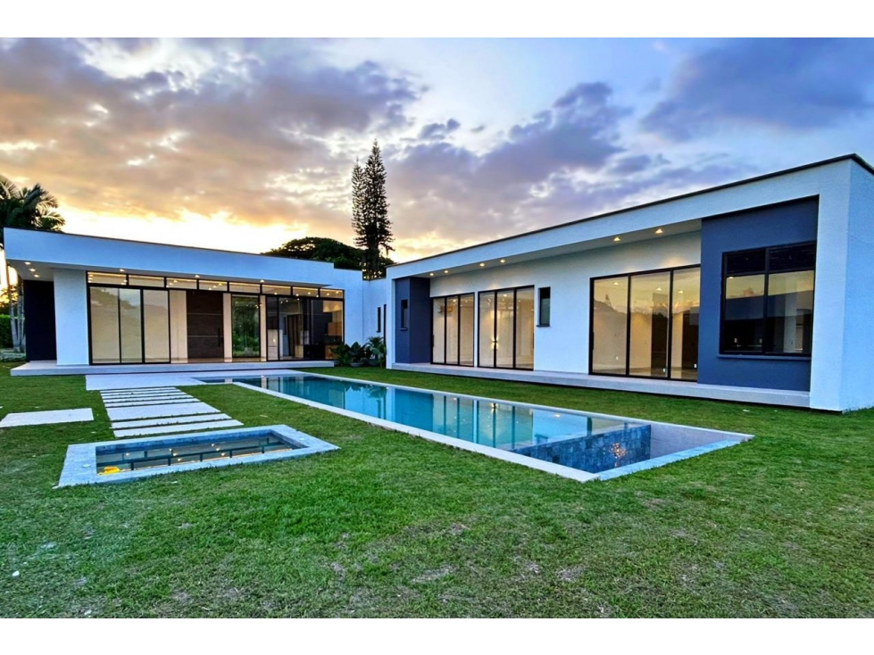 ELEGANTE CASA DE UN NIVEL - QT0093 - 1
