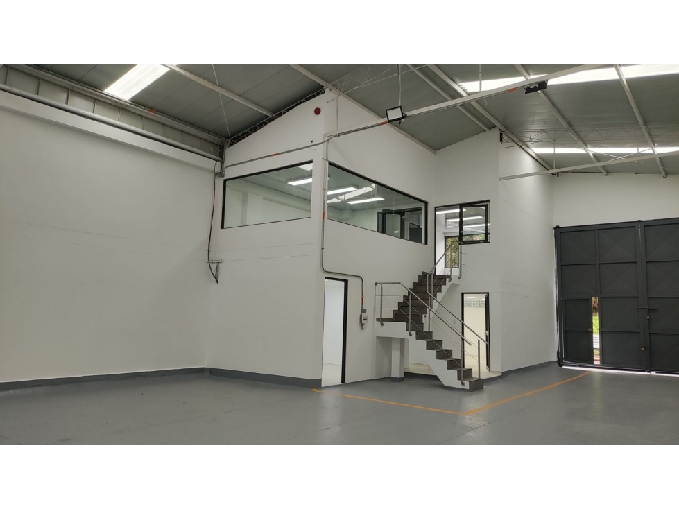 BODEGA EN ZONA INDUSTRIAL - QT0111 - 3