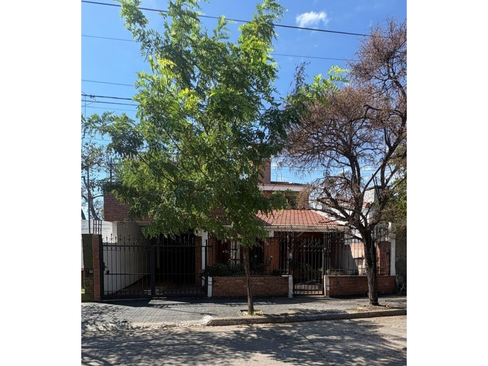Alto Alberdi Gran Propiedad 4 Dor - Suite - Pileta