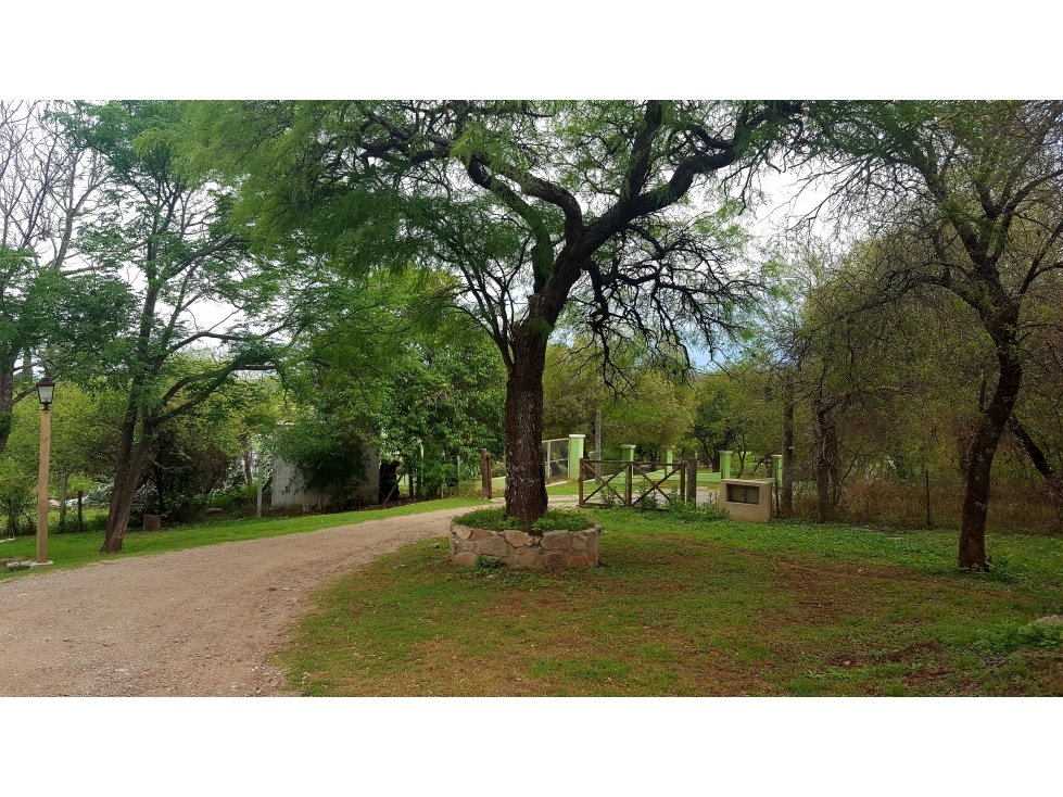 Terreno en Venta con 4 Viviendas - Opción Ampliación - Unquillo - 2