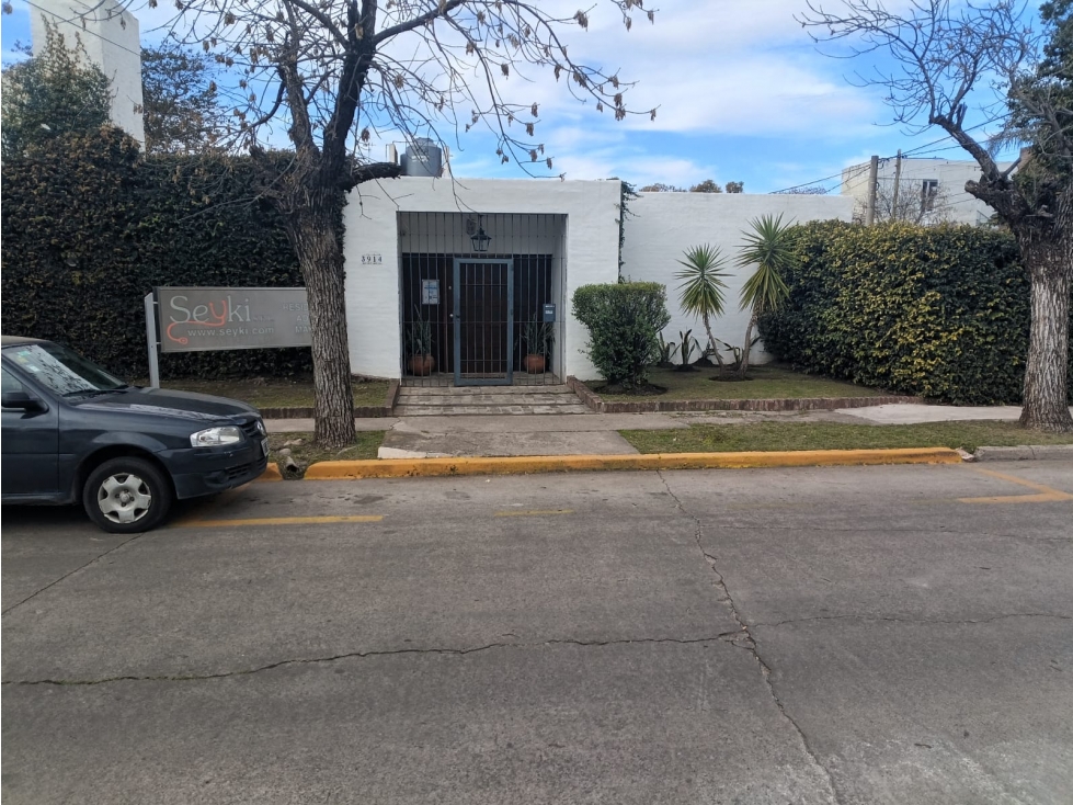 Casa Venta ideal Geriátrico o Uso Comercial - zona norte Córdoba - 1