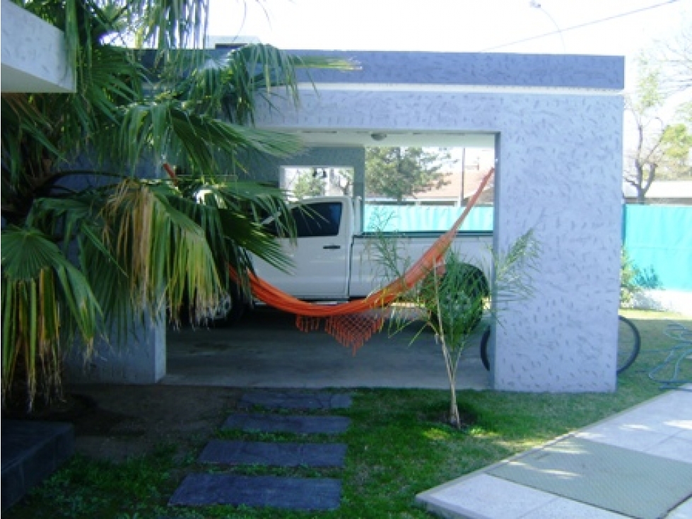 Casa ideal Comercial Mejor Zona de Av. Laplace. B° Villa Belgrano — foto 4