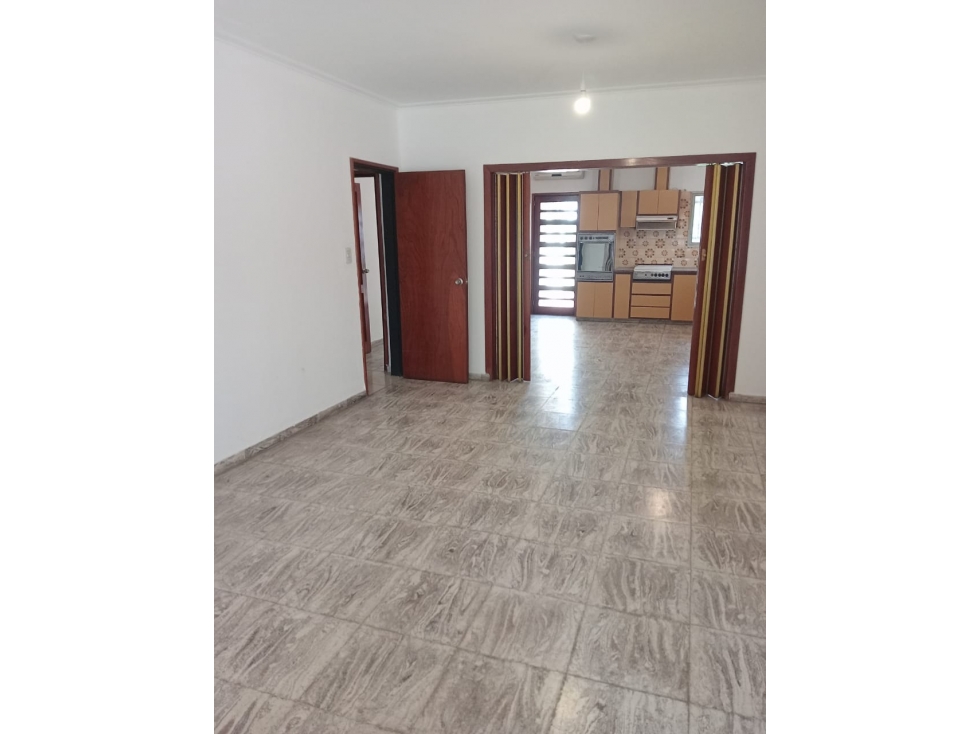CASA EN VENTA DE 3 DOR SOBRE AV NEPER — foto 3