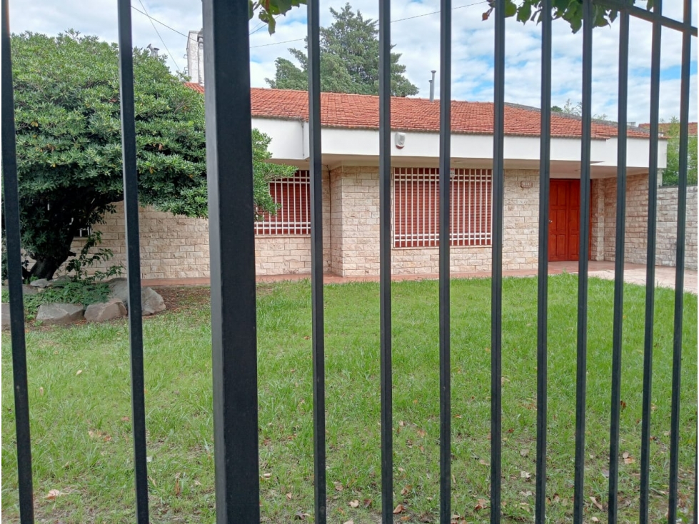 CASA EN VENTA DE 3 DOR SOBRE AV NEPER — foto 2
