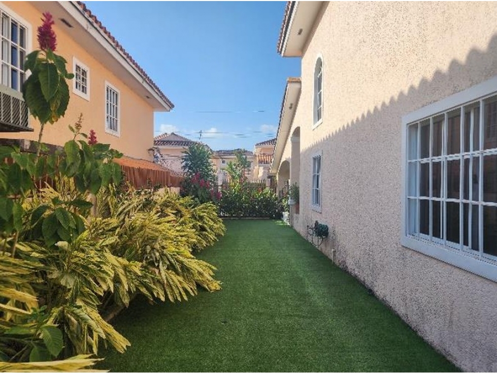 Venta de casa en Fuente del Fresno, Altos de Panama, Condado del Rey — foto 4