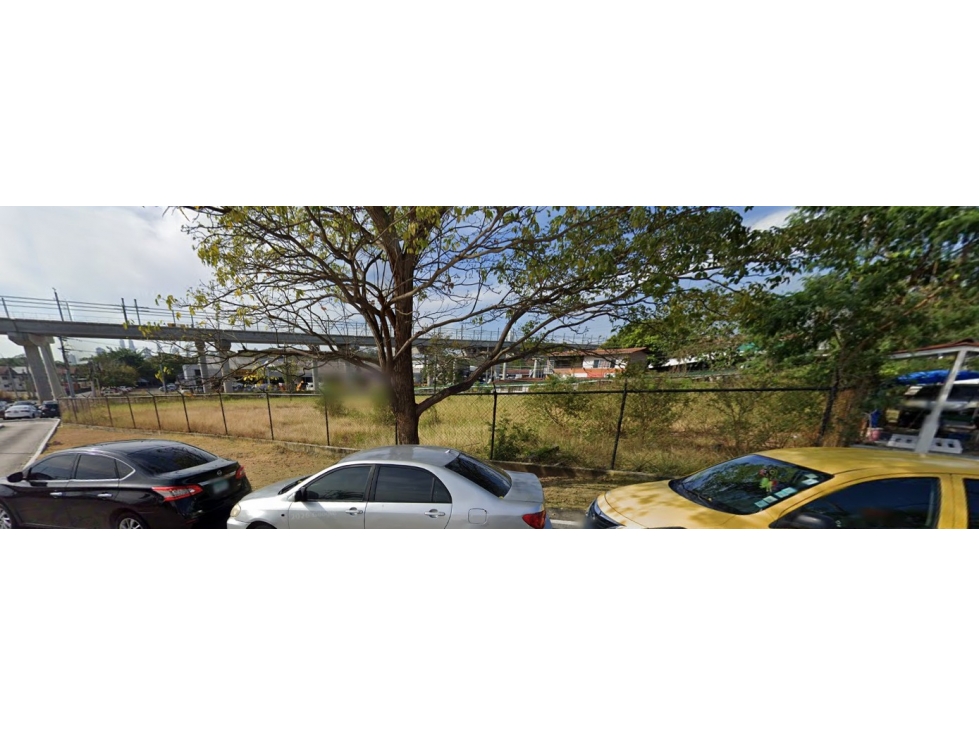 se vende Terreno frente via principal ave. Domingo Diaz — foto 2