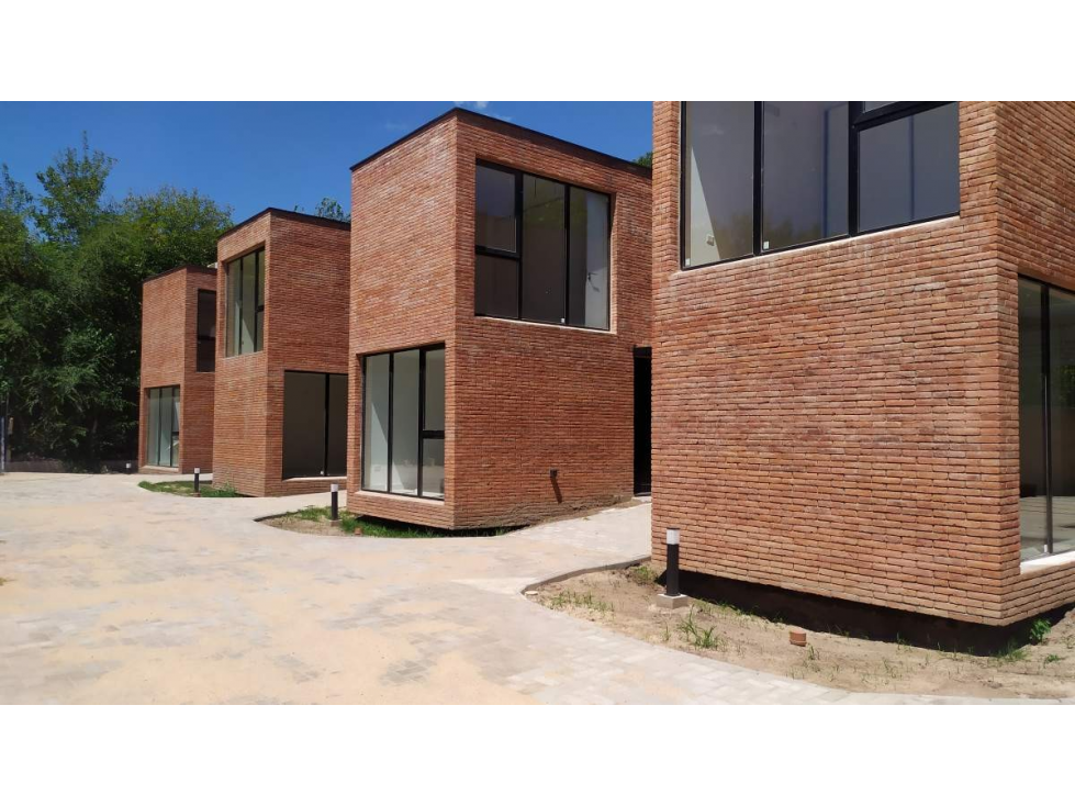 Villa Allende Housing con pileta. Dúplex 2 dormitorios - 2
