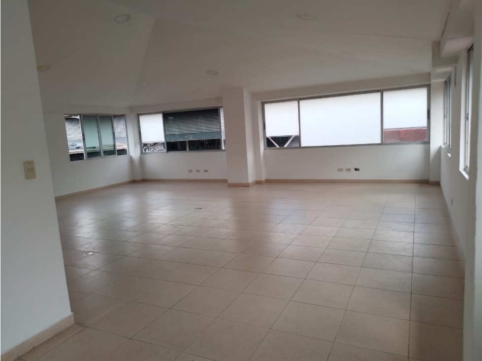 EXCELENTE OFICINA EN ARRIENDO - VILLAVICENCIO - 3