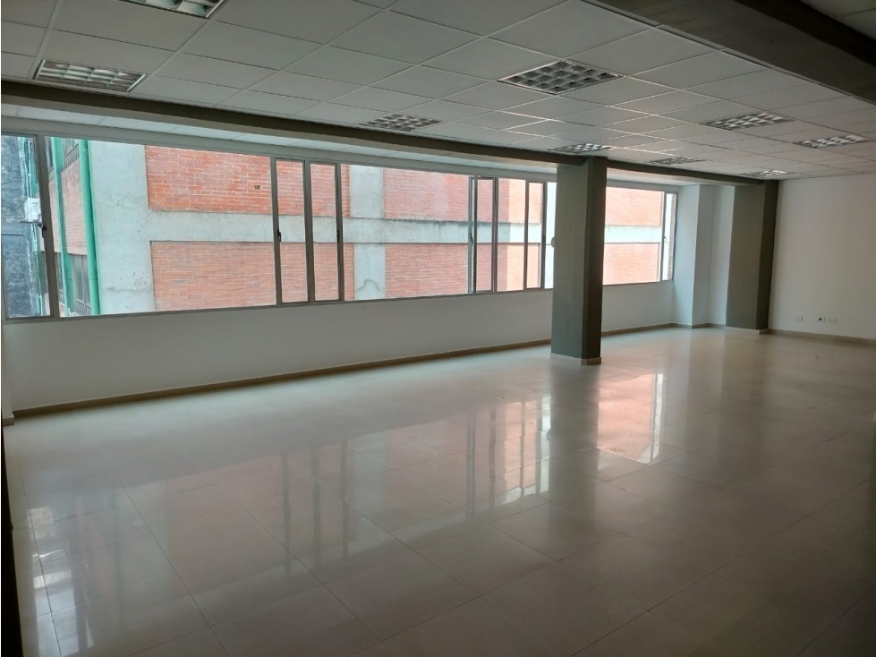 OFICINA 100 M2 EN ARRIENDO - SECTOR EL LAGO — foto 2