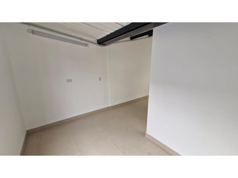 LOCAL EN ARRIENDO, CIUDAD MONTES — foto 6