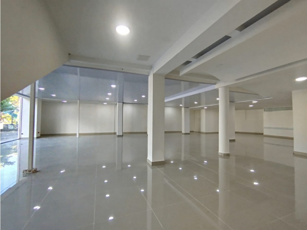 EXCELENTE LOCAL COMERCIAL EN ARRIENDO, VILLAVICENCIO - 3