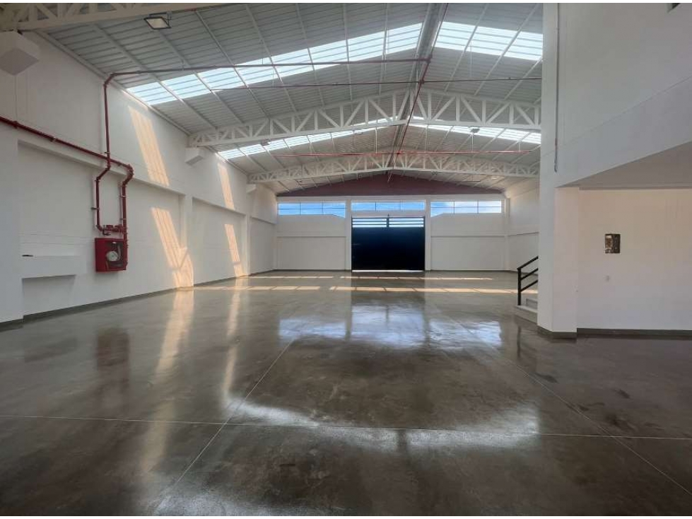 BODEGA INDUSTRIAL EN ARRIENDO, TUNJA - 2