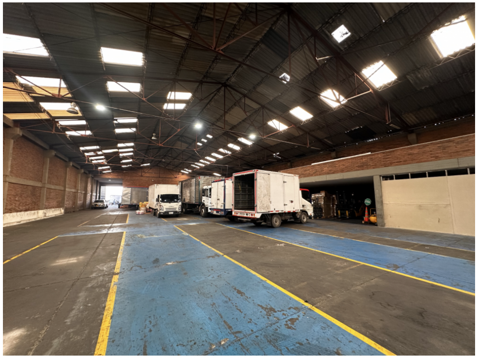 BODEGA DE 1.500 M² EN VENTA, SECTOR INDUSTRIAL DE PUENTE ARANDA