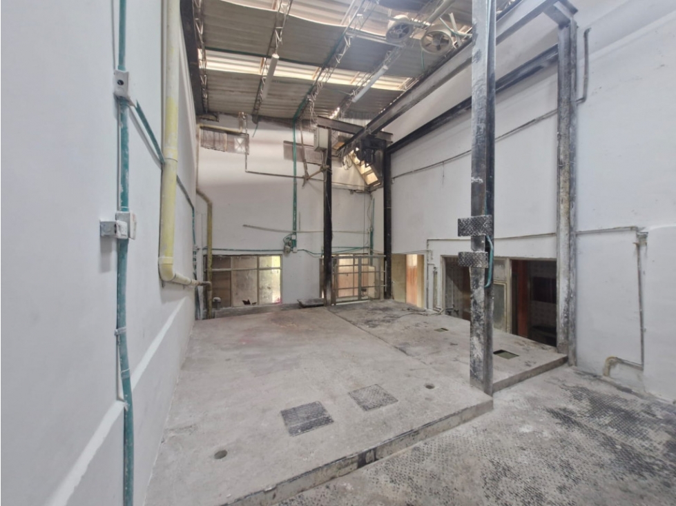 BODEGA EN VENTA LOS MARTIRES
