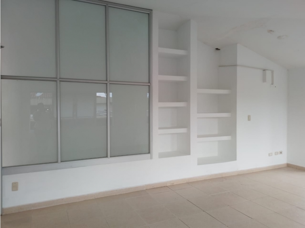 EXCELENTE OFICINA EN ARRIENDO - VILLAVICENCIO - 2