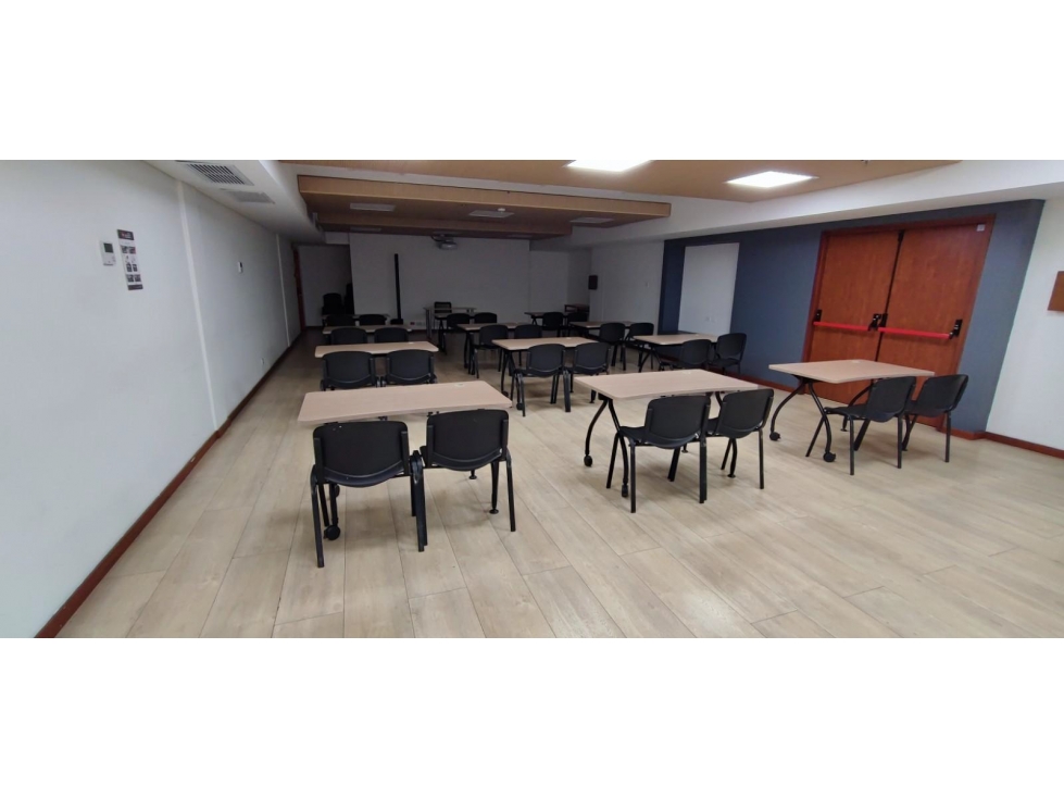 OFICINA EN ARRIENDO, SECTOR AV. EL DORADO, ZONA EMPRESARIAL — foto 5