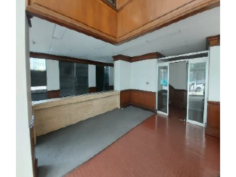 LOCAL EN VENTA, SOBRE VIA PRINCIPAL, SECTOR EMPRESARIAL