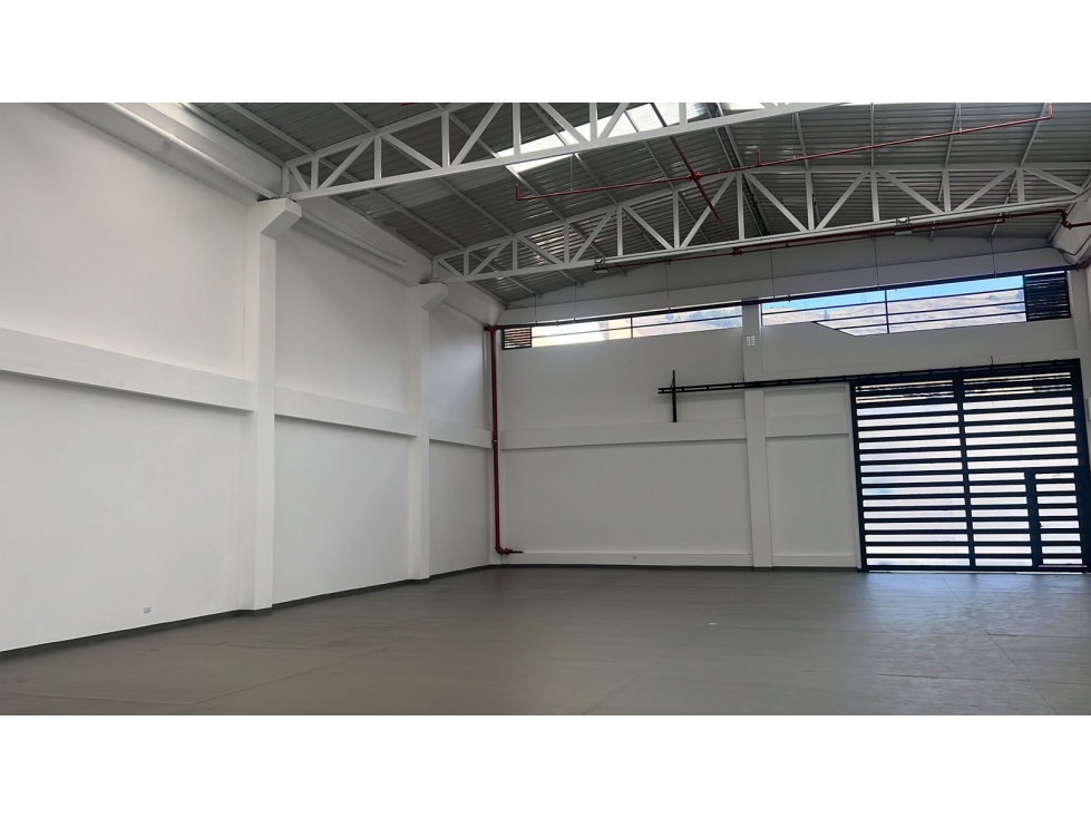 ARRIENDO BODEGA, EXCELENTE UBICACION EN TUNJA, BOYACA - 4