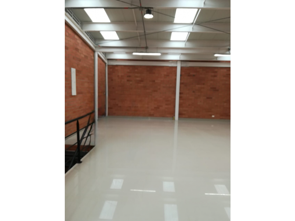 Bodega en venta en Corabastos norte 139.82 m²