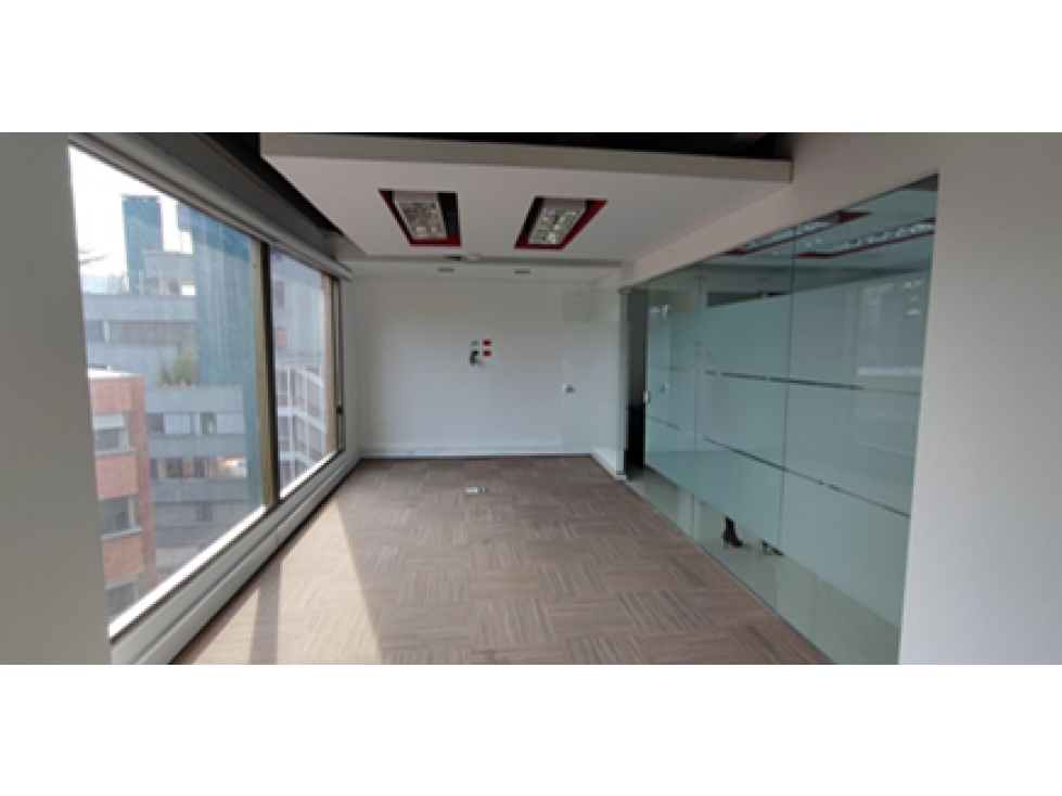 Oficina Ejecutiva en Arriendo 347 m² en Chapinero — foto 2