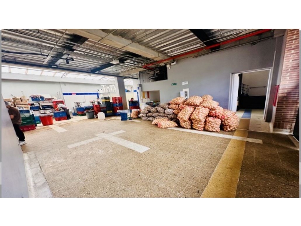 VENDO EDIFICIO CON BODEGA PRADO VERANIEGO
