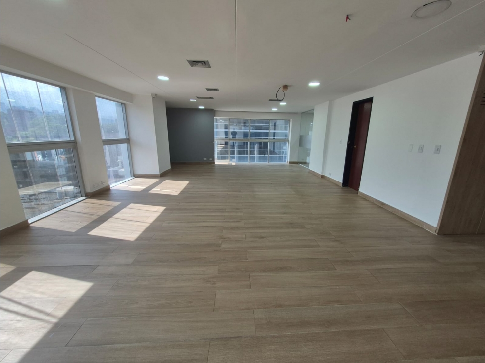OFICINA EN ARRIENDO - EL POBLADO