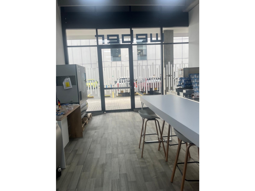 EXCELENTE OFICINA EN ARRIENDO - AVENIDA EL DORADO