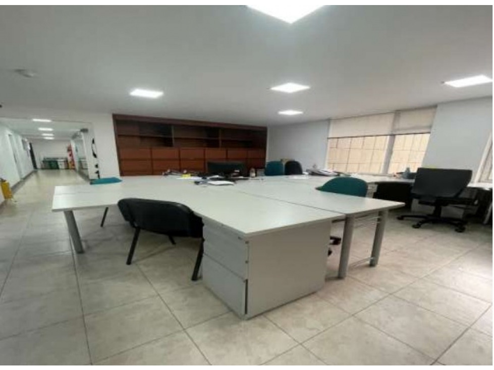 OFICINA EN ARRIENDO | PISO COMPLETO | SECTOR CENTRO INTERNACIONAL