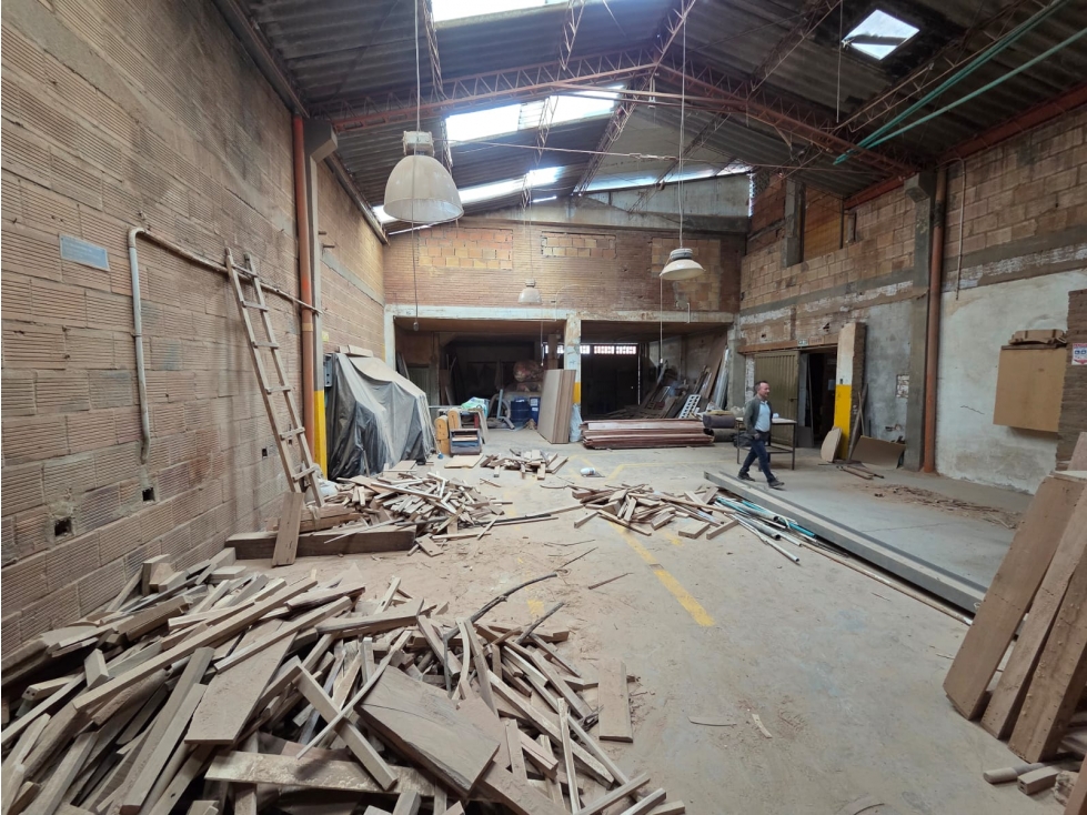 BODEGA EN ARRIENDO SECTOR SANTA MARIA DEL LAGO