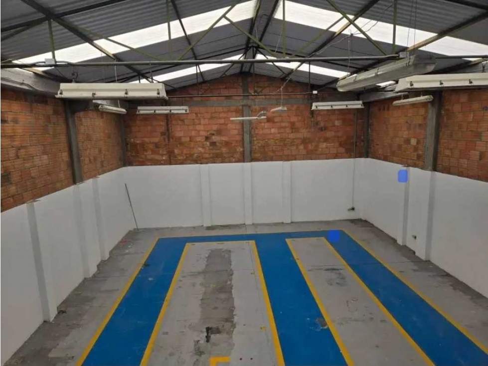 BODEGA / LOCAL COMERCIAL EN ARRIENDO TOBERÍN