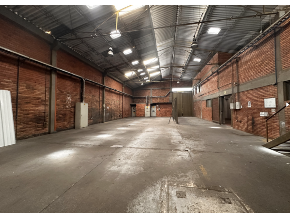 BODEGA INDUSTRIAL EN ARRIENDO PUENTE ARANDA - 1