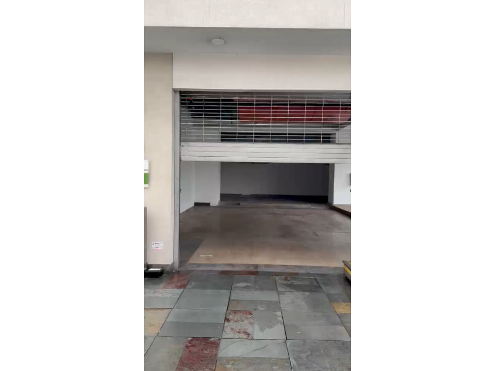 LOCAL COMERCIAL EN ARRIENDO - AV. DORADO - 1